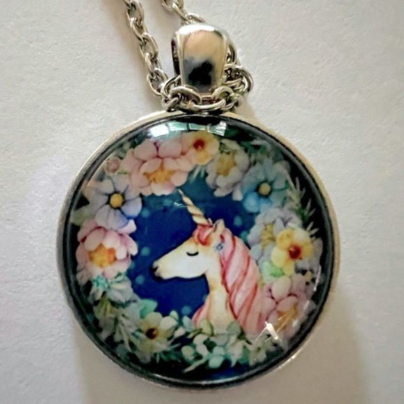 🦄 • UNICORN whimsical adorable pendant Never • 🦄 - Picture 1 of 5